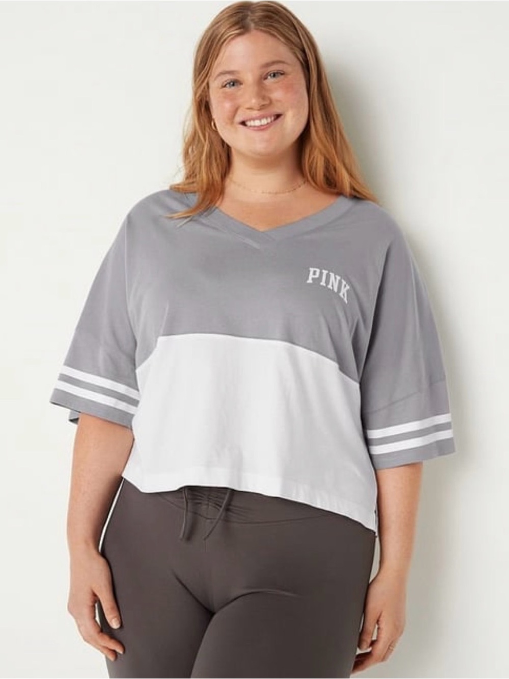 PINK Victoria's Secret Size XXL Grey & White Colorblock V-Neck Graphic Crop Tee